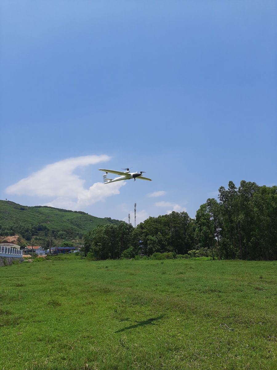 Bay chụp ảnh hàng không 16 Z2634628031535 Cfcb29caddf91f95a13b9f2a831fe145